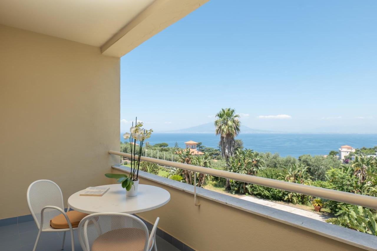 Grand Hotel Vesuvio Соренто Екстериор снимка