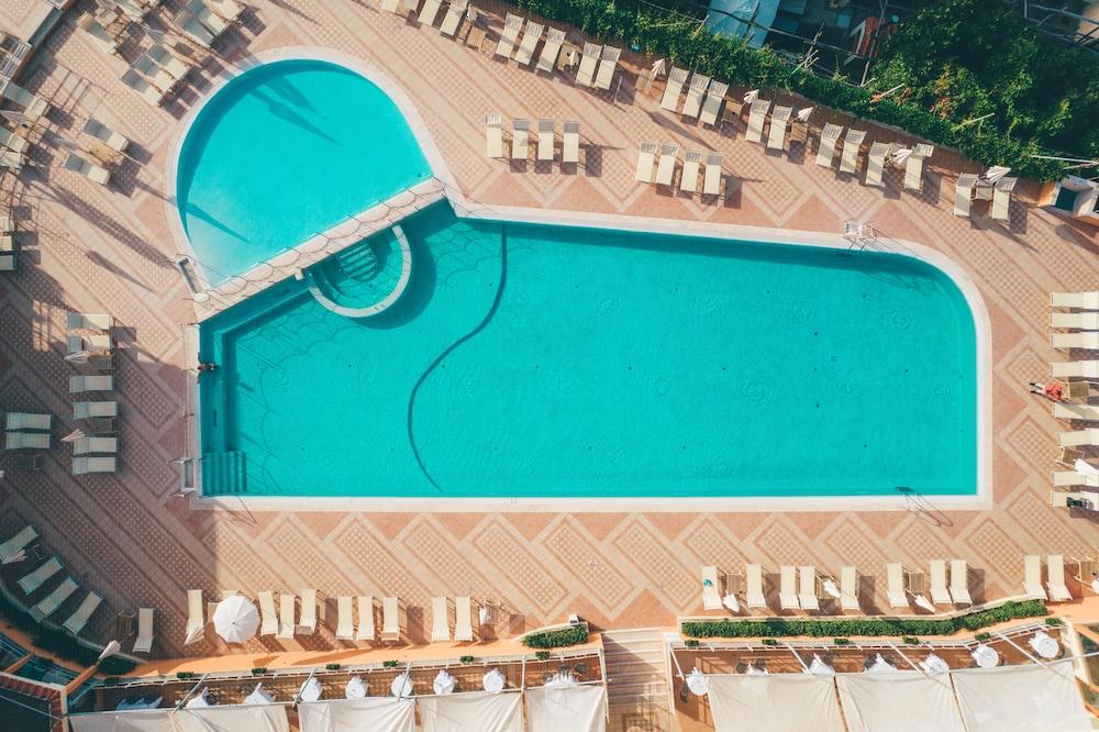 Grand Hotel Vesuvio Соренто Екстериор снимка