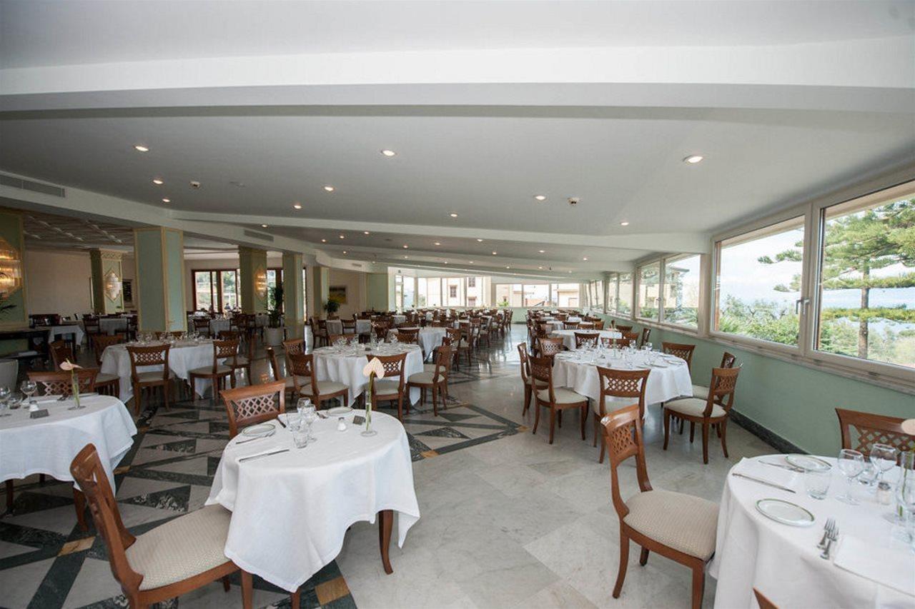 Grand Hotel Vesuvio Соренто Екстериор снимка