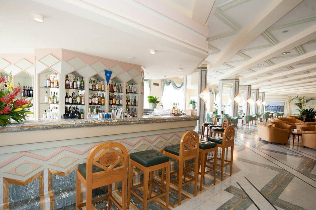 Grand Hotel Vesuvio Соренто Екстериор снимка