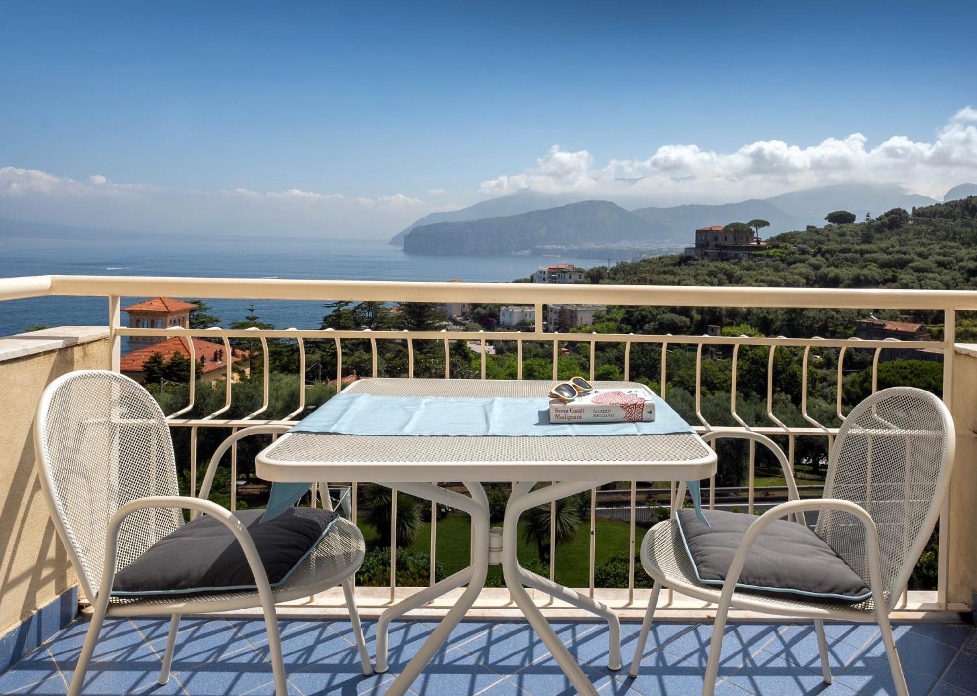 Grand Hotel Vesuvio Соренто Екстериор снимка