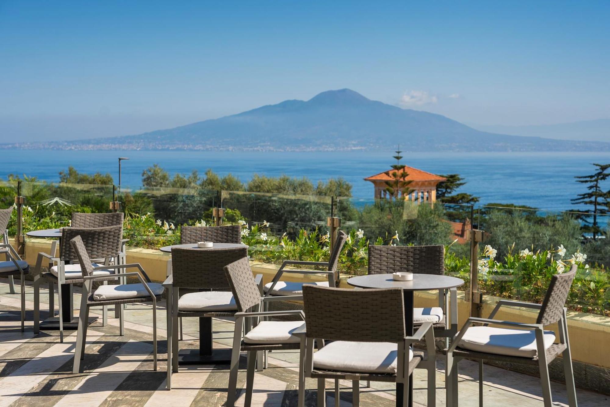 Grand Hotel Vesuvio Соренто Екстериор снимка