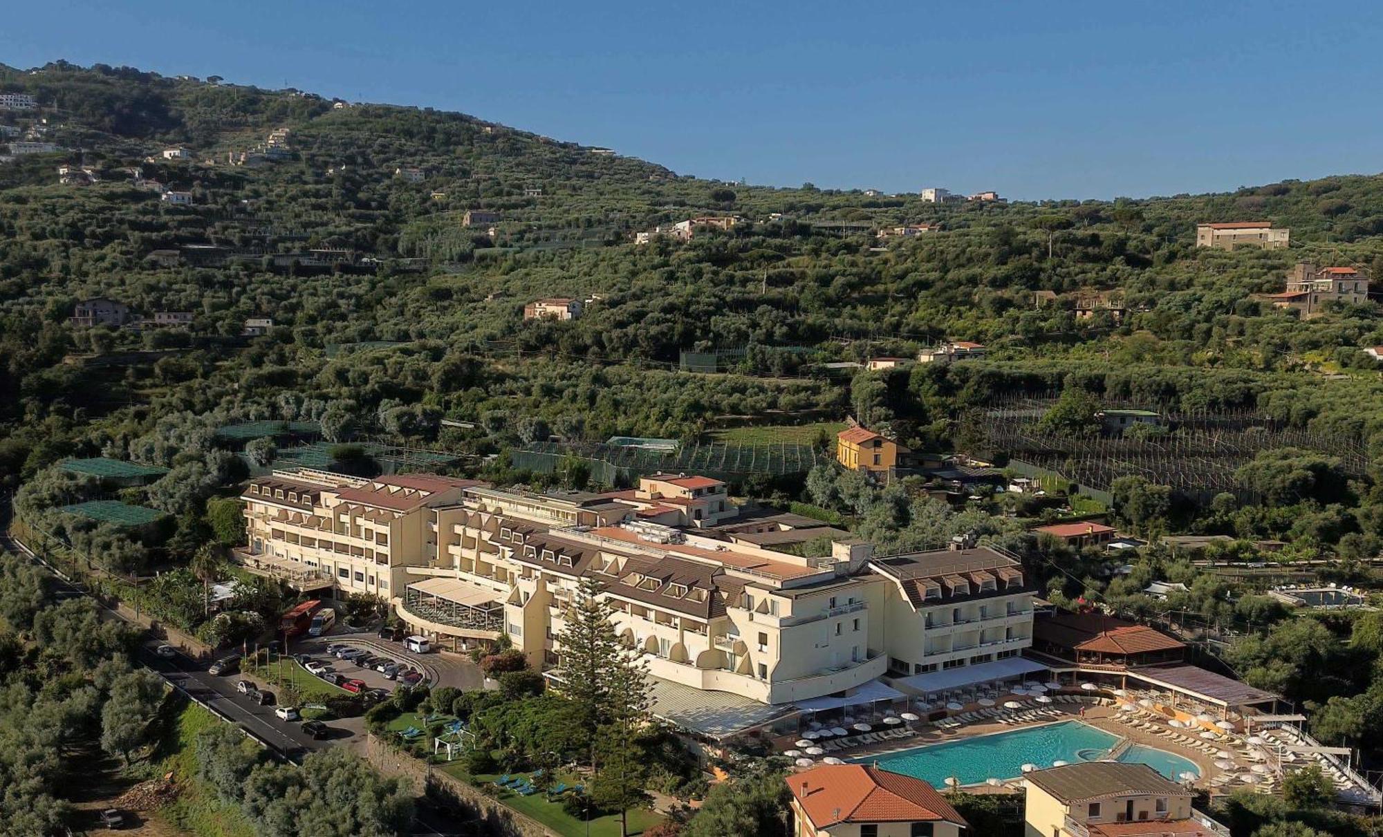 Grand Hotel Vesuvio Соренто Екстериор снимка